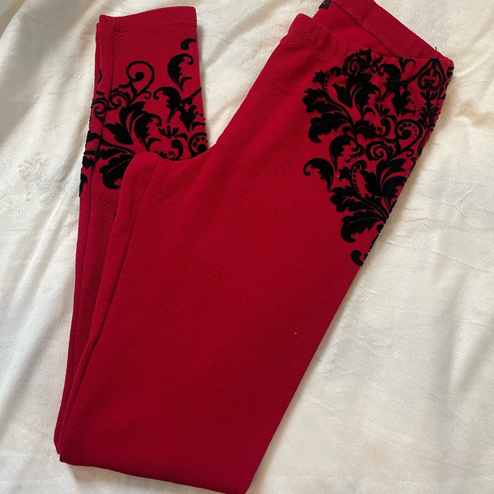 Material Girl leggings ❤️